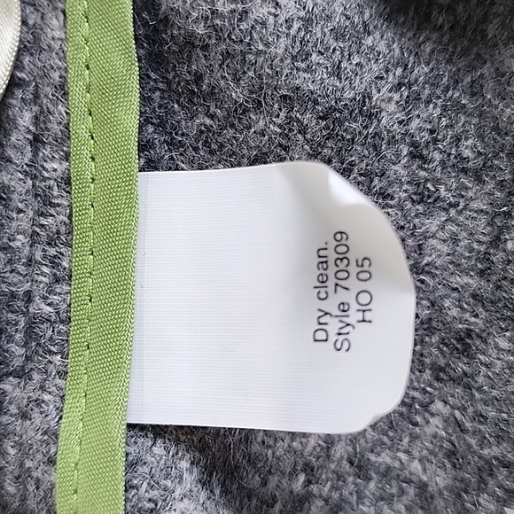 J. Crew 100% Scottish wool by Robert Noble gray 3 button 3 pocket blazer Size 6 - Picture 11 of 11